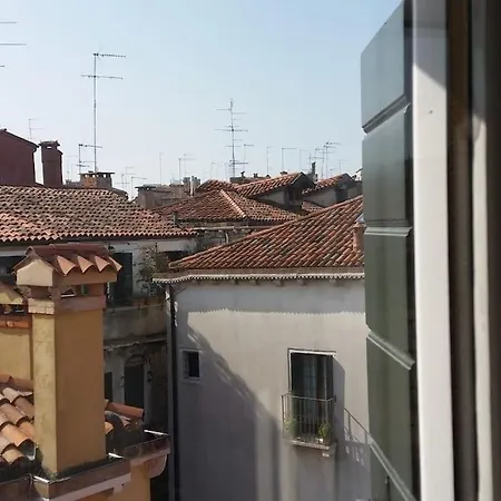 Vicinissimo A Piazza San Marco Silenzioso Con Vista Sui Campanili Apartman