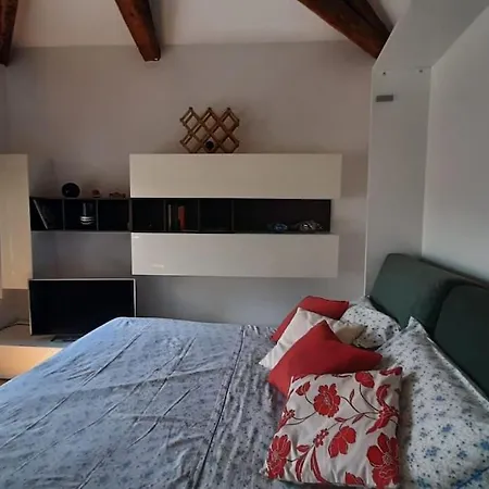 Vicinissimo A Piazza San Marco Silenzioso Con Vista Sui Campanili شقة البندقية
